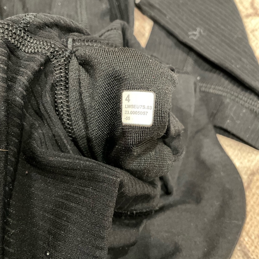 Black Ribbed Leggings - Picture 4 of 4